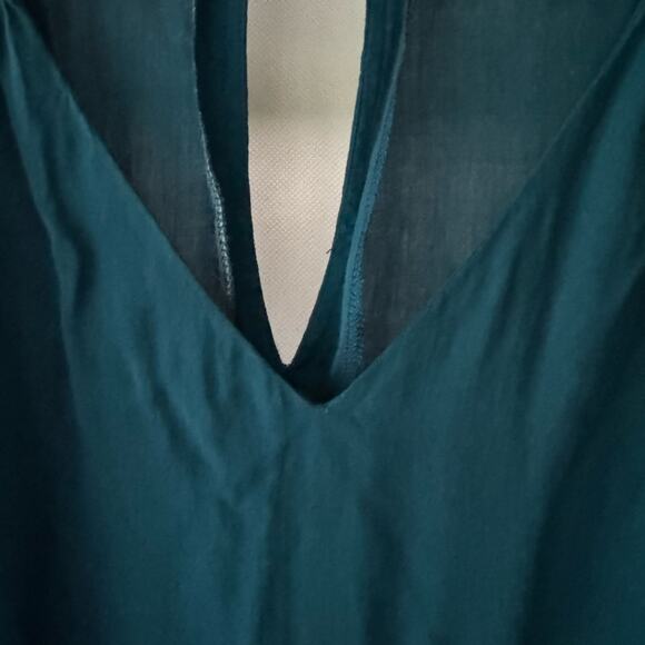 Old Navy Women’s Sleeveless V Front Blouse Sz L - Picture 5 of 8